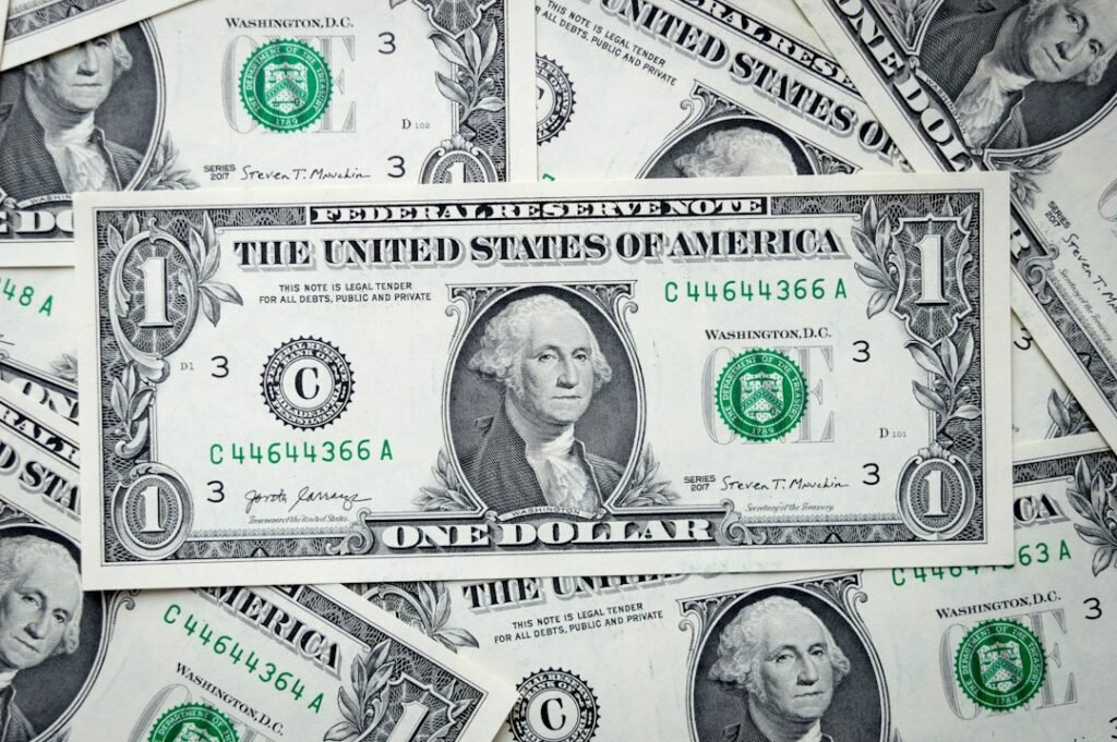 Dólar e indicadores da economia brasileira