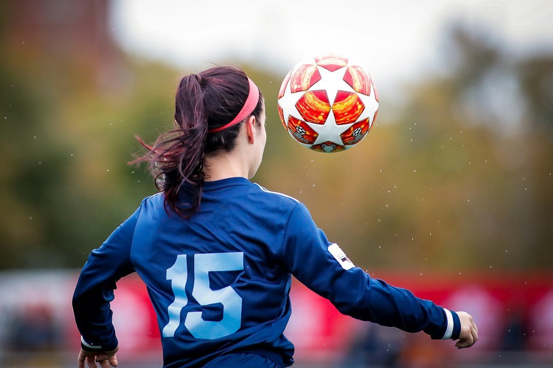 Futebol feminino no Brasil e novas diretrizes para modalidade