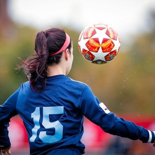 Futebol feminino no Brasil e novas diretrizes para modalidade